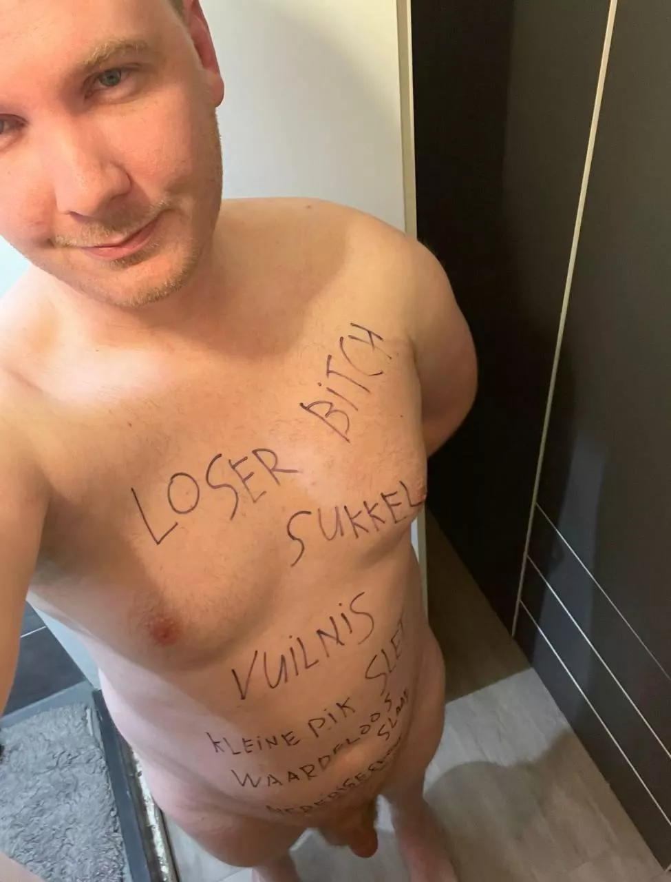 Quite bored so I'm exposing this loser because I can <3