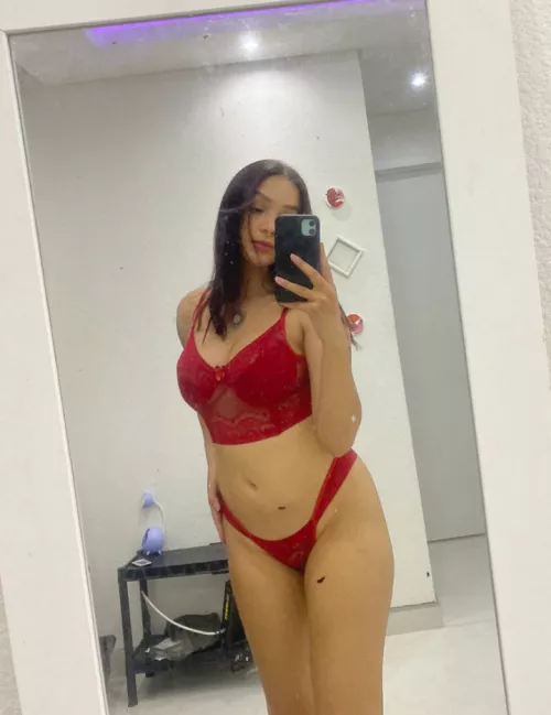 Sexy selfies that you can kiss all night 