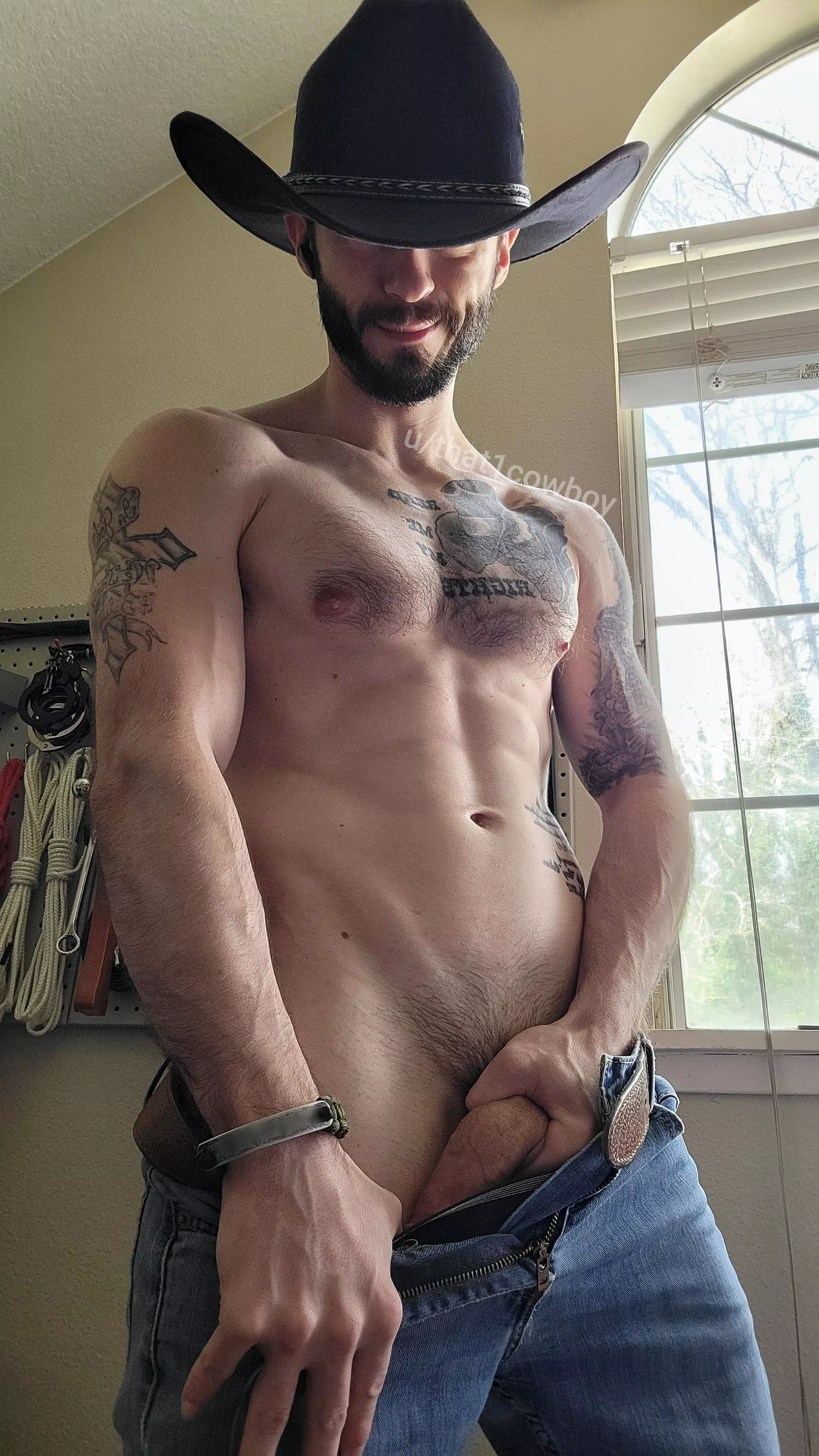 That moment just before you get a pretty thicc treat 😉