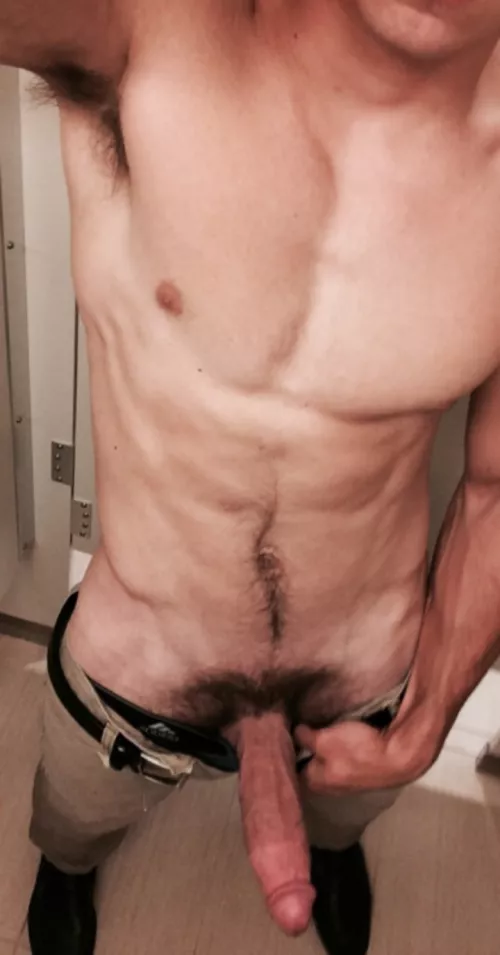 There is still space in the toilet  😏