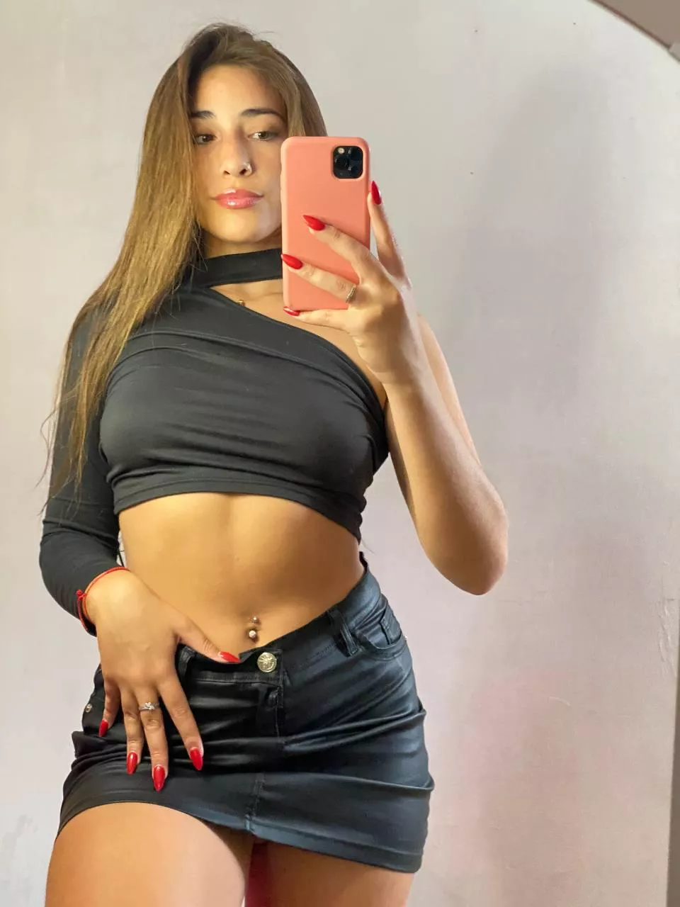 Think you can handle the heat in this tight skirt? Brace yourself...