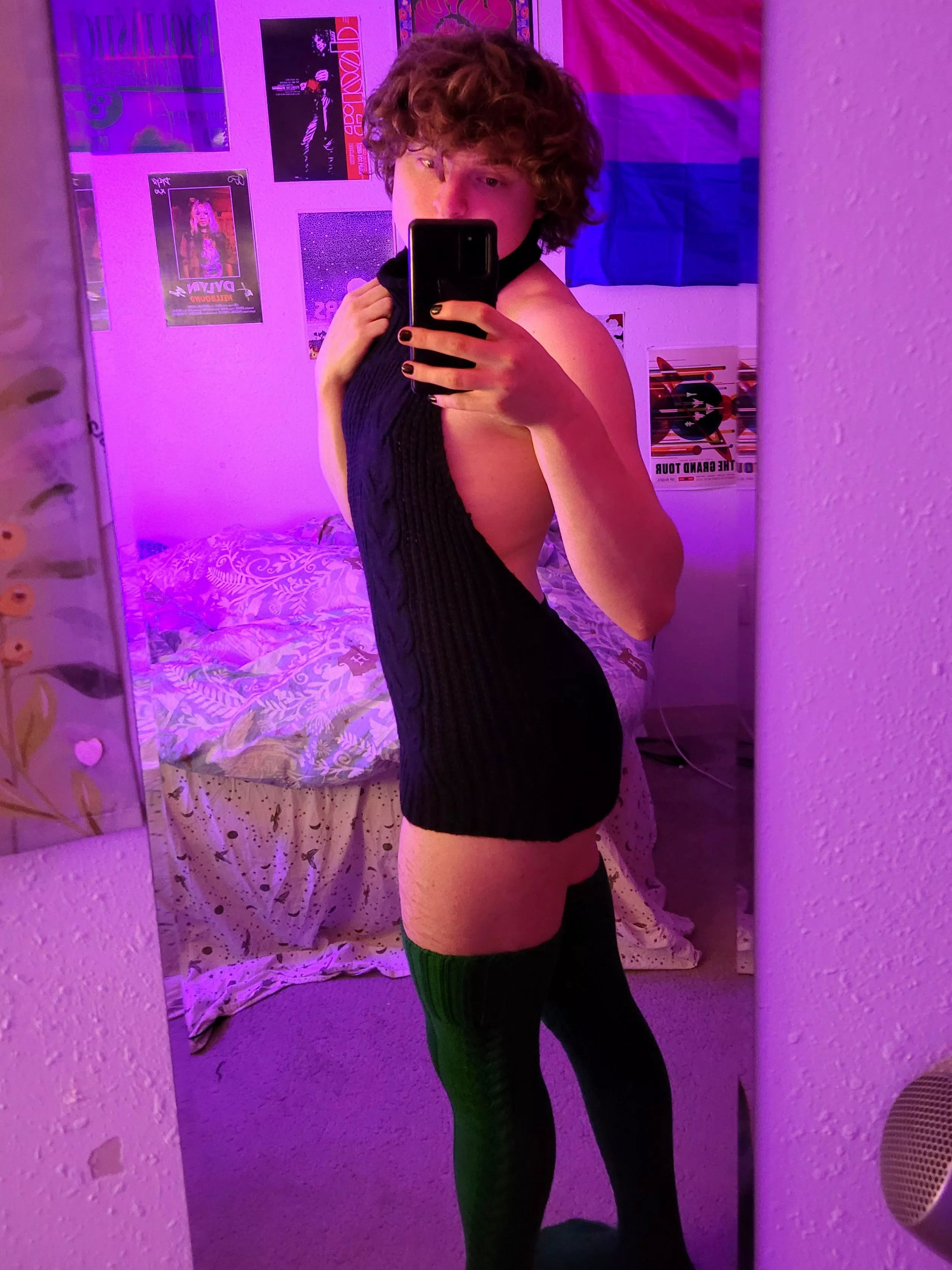 This is what happens to boys who never skip leg day :3