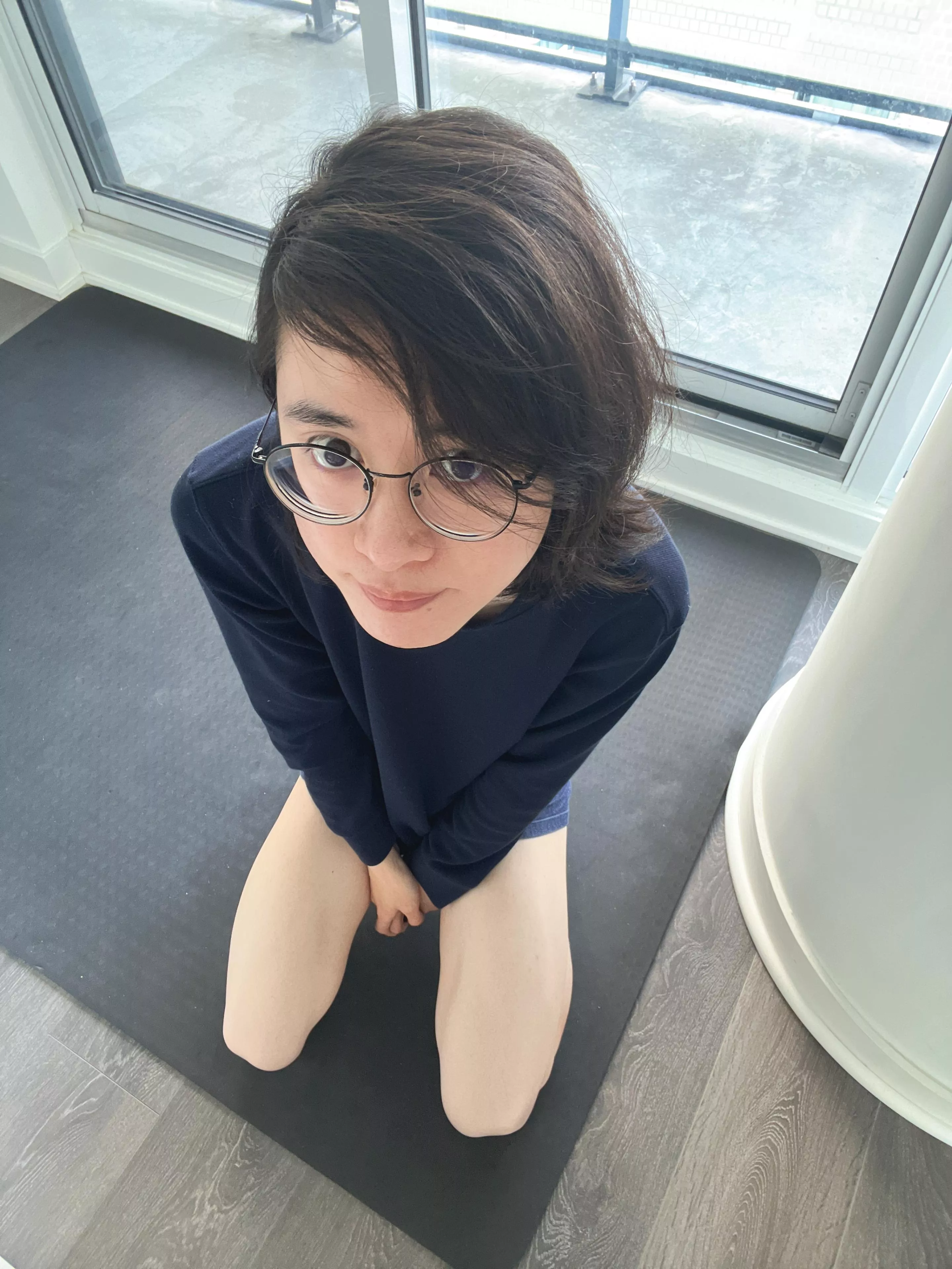 This is what I usually wear to work (⸝⸝⸝╸w╺⸝⸝⸝) It is snowing outside but it is still warm enough ⛄️