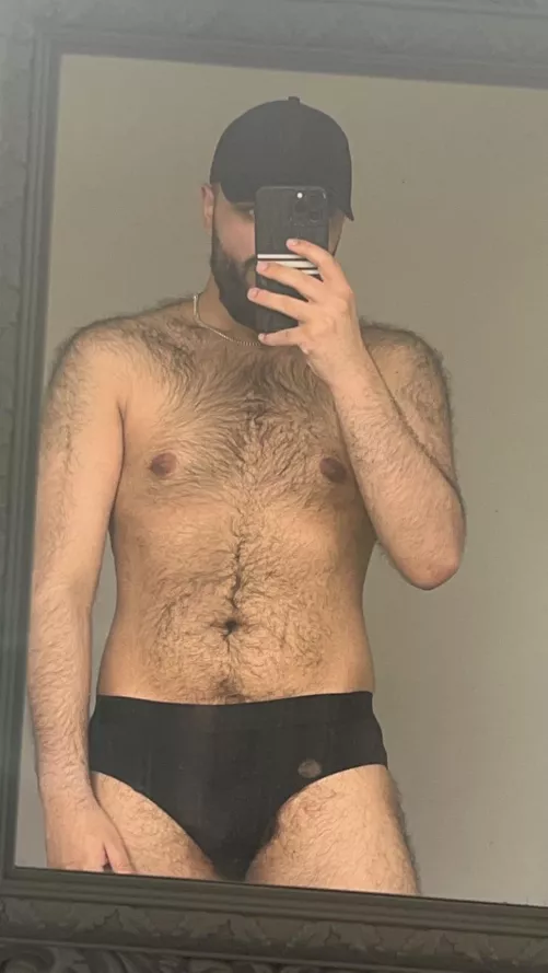 This otter needs some attention 👅