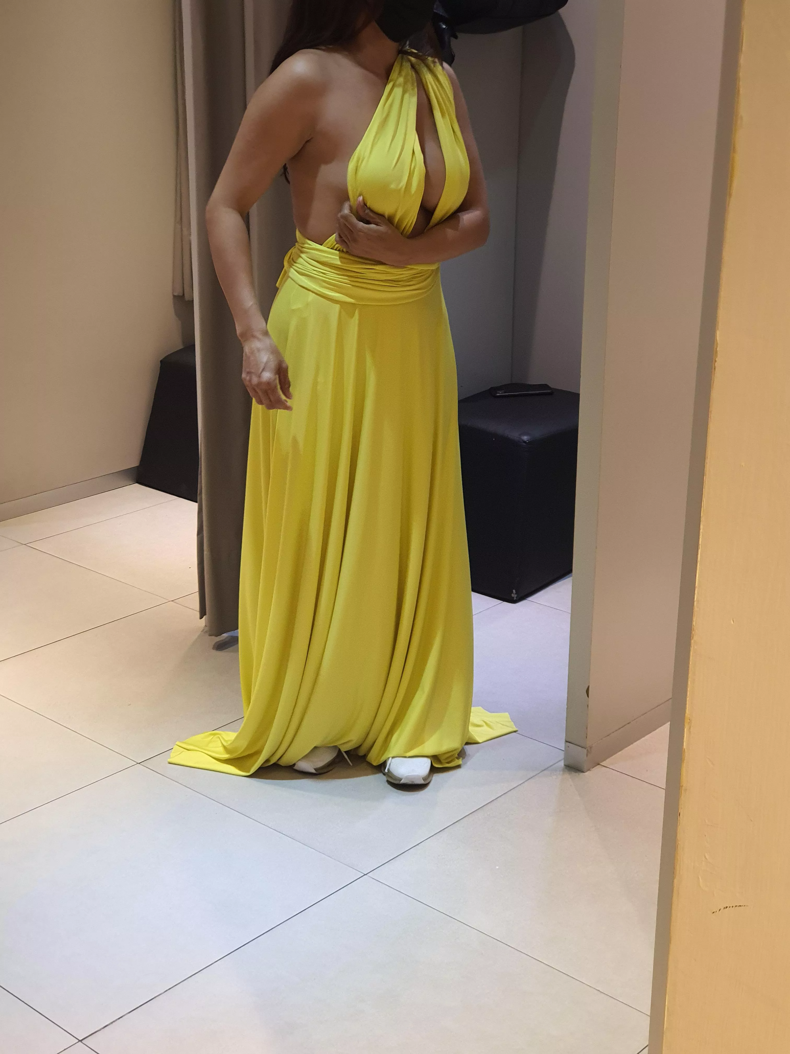 This store needs more lights, it's so dark in here