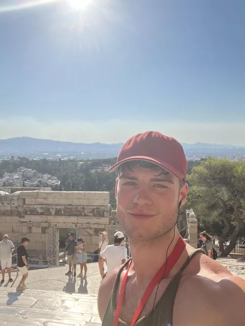 Traveling solo equals selfies on monuments πat the Acropolis