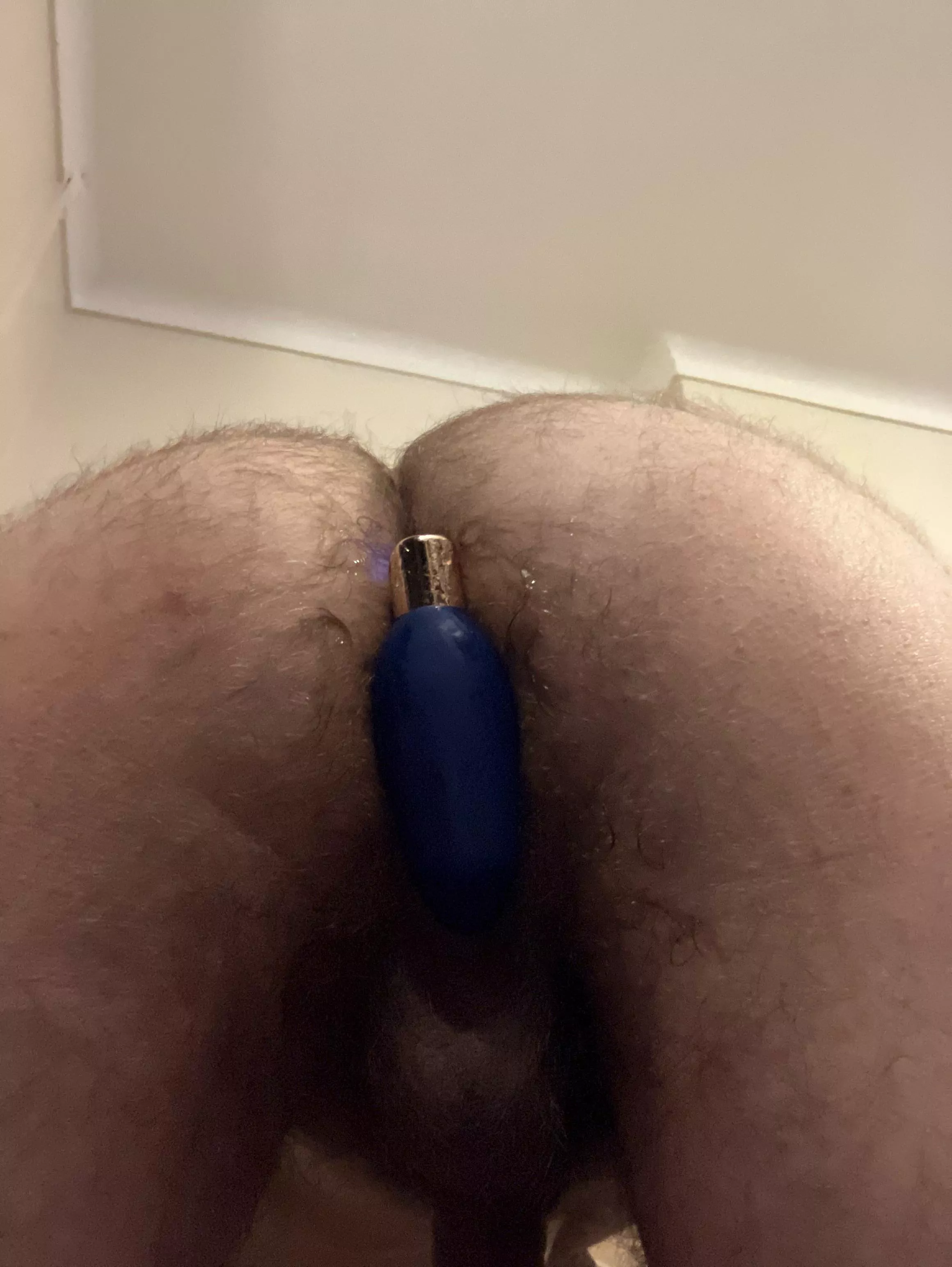 Vibrating butt plug