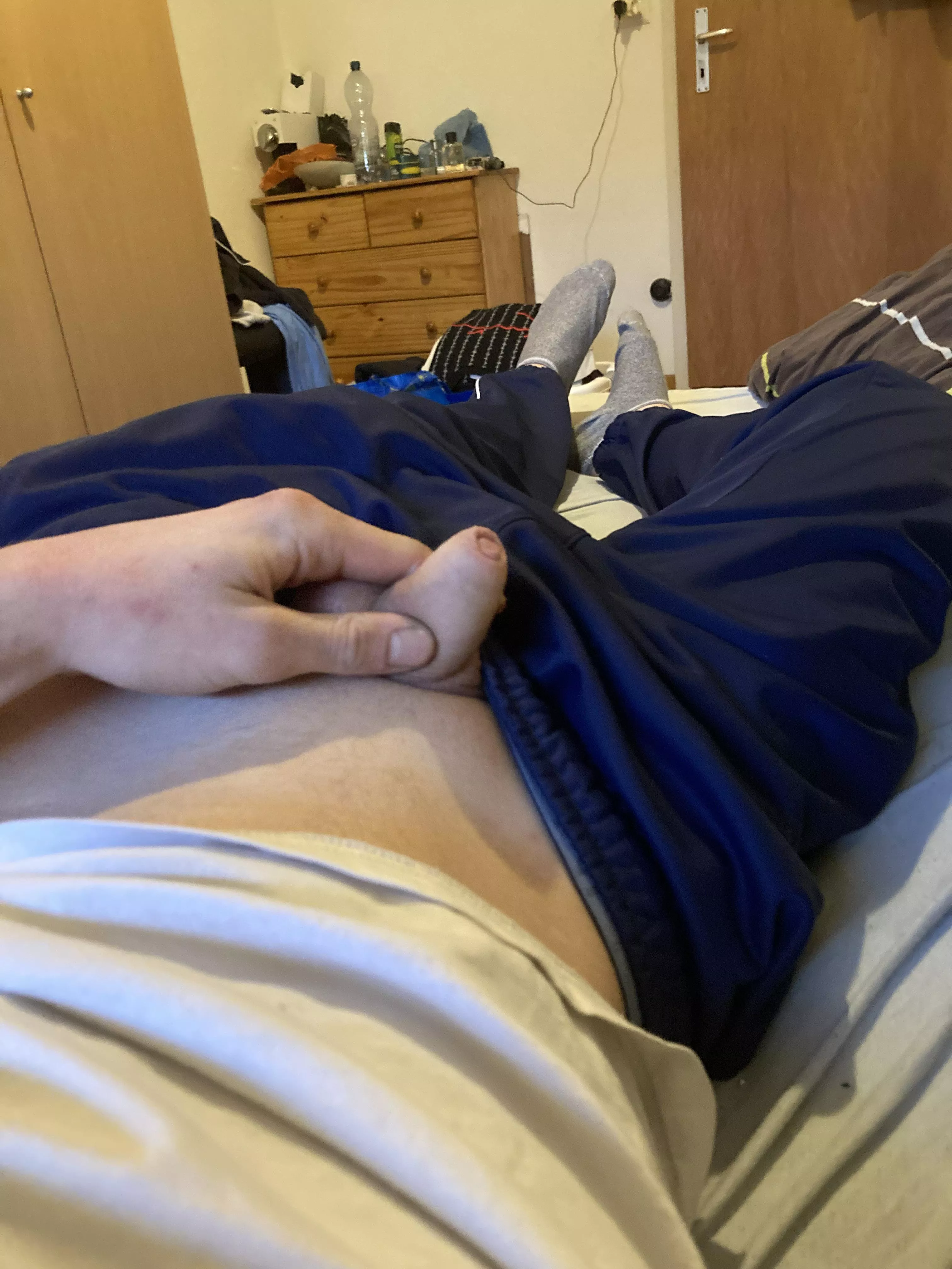 Who wants to jerk to my sis btw im a small sissy