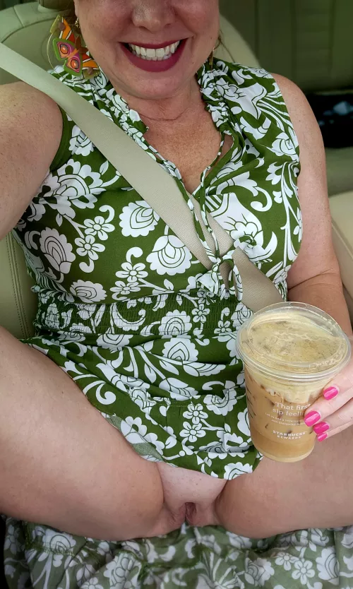 You're lucky! One more coffee post from the redhead next door☘️