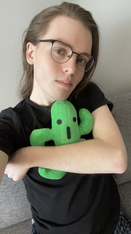 Anyone up for some cuddles and Final Fantasy?