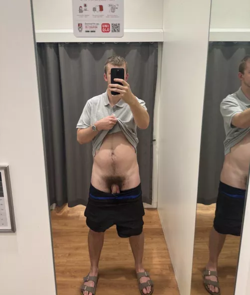 Be honest. Would you suck me off in here? 😈