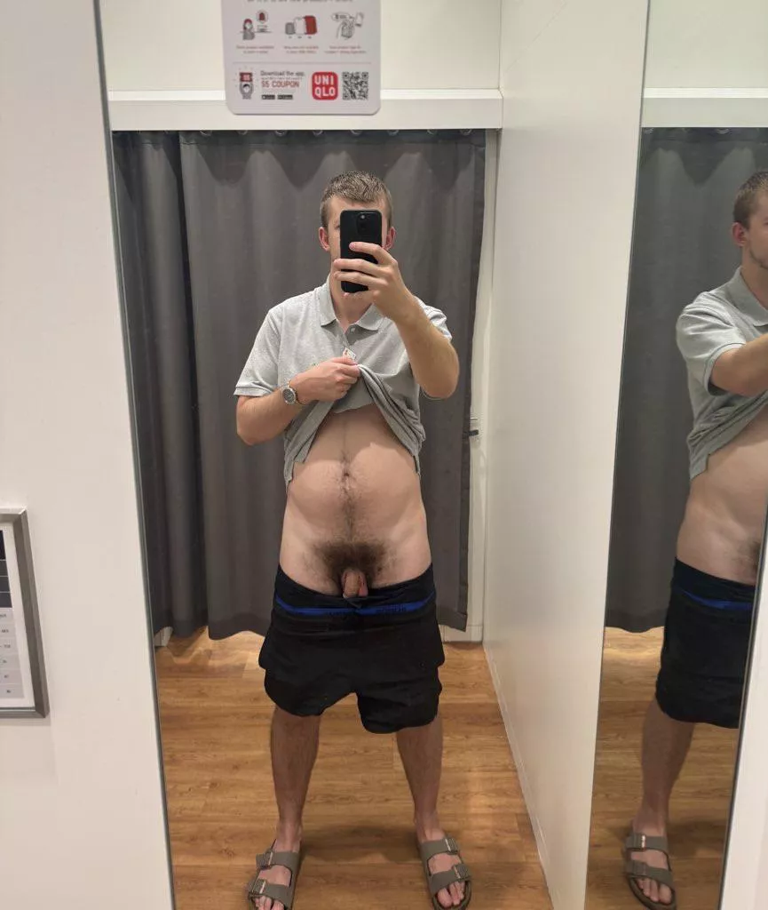 Be honest. Would you suck me off in here? 😈