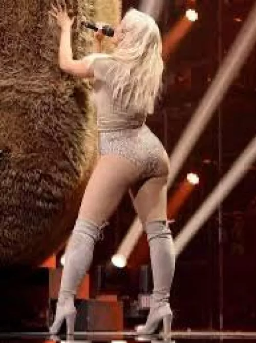 Bebe Rexha is so sexy