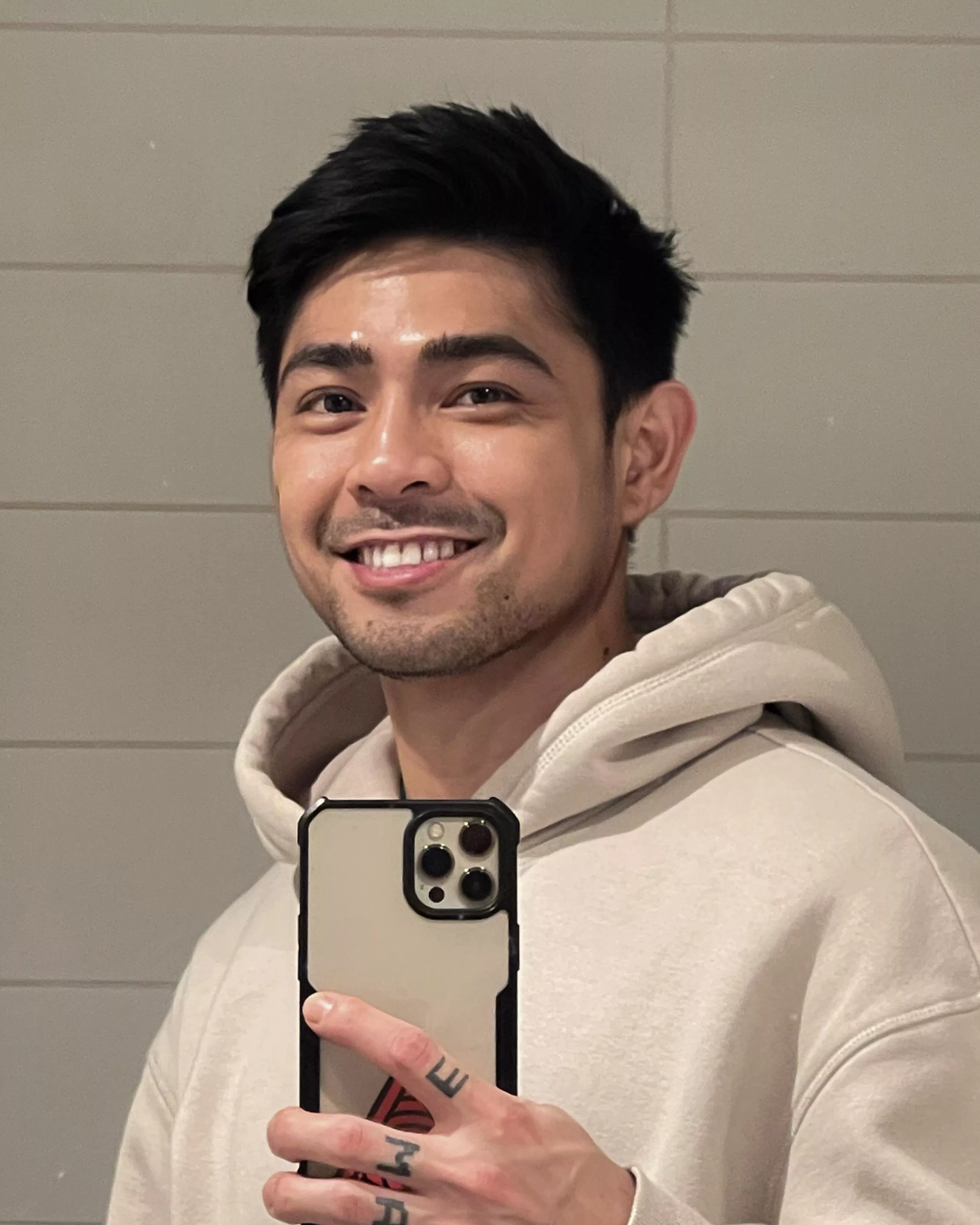 Gotta take selfie before walking my dog. Happy sunday everyone!