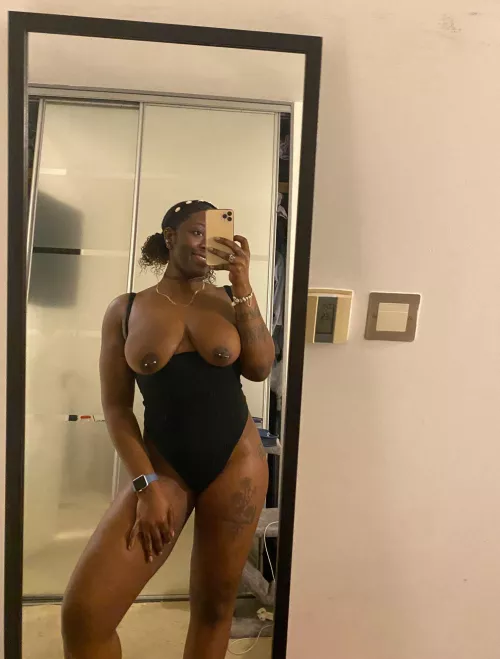 I think this is how it’s supposed to be worn 😉😇