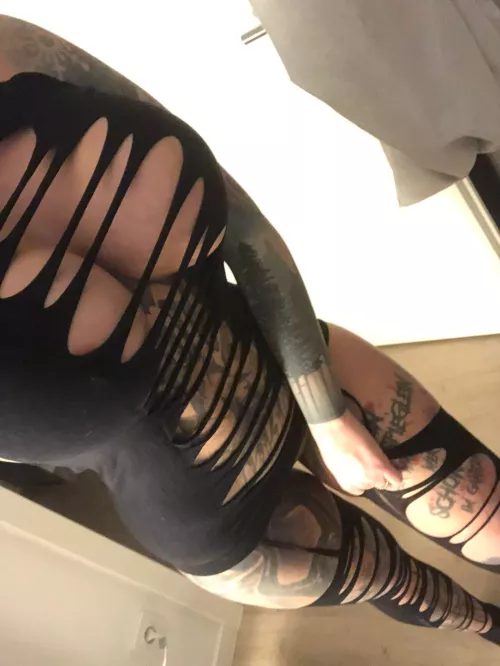 I would love to shake my boobs on your dick