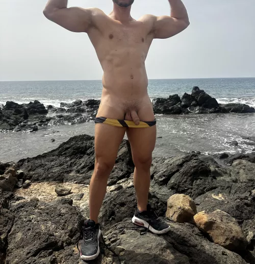 Looking for bottoms on the beach 