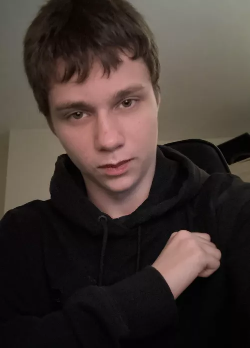 (18) I hope I’m cute enough to post here ❤️