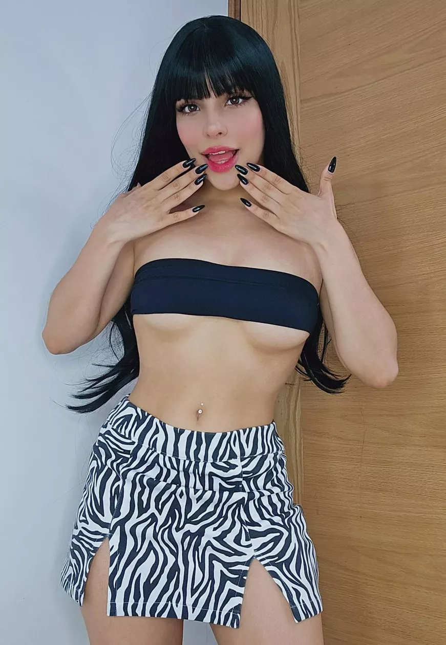 18 now but still don't have a bf... u think no man wants to be mine because of my thick w thighs?