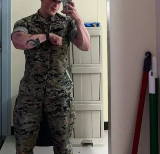(22) marine 