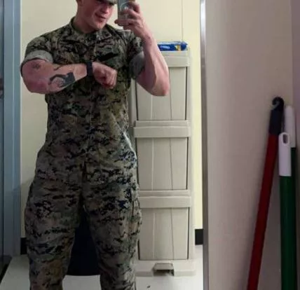 (22) marine 