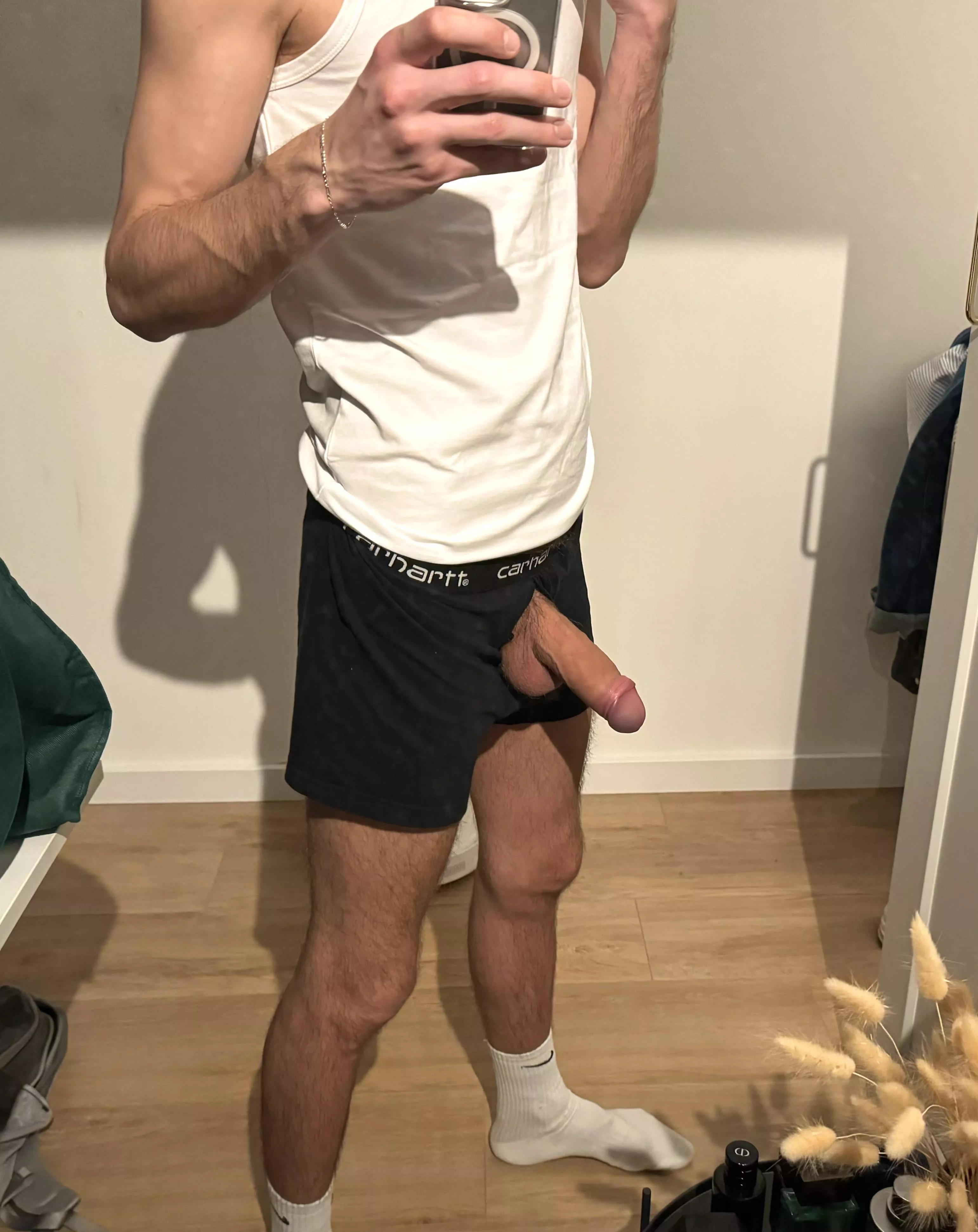 24 gay bottom with huge thick dick. Only in for older (24+) hung guys! Send pic first. Sc nickfloyd24