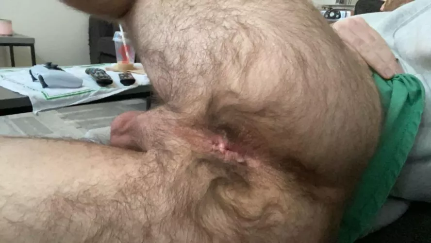 31 M Bottom looking for some hung buds. Add me mrdances22