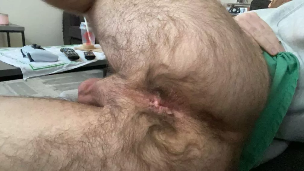31 M Bottom looking for some hung buds. Add me mrdances22