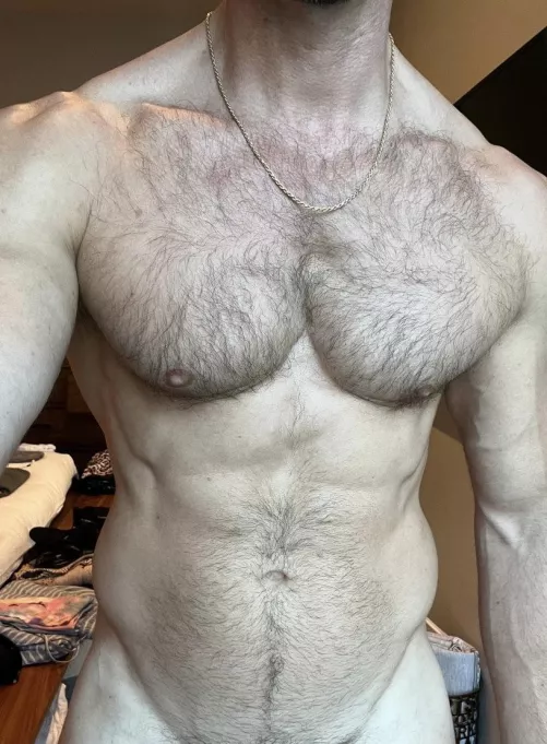 34 fit handsome daddy looking a fit men with abs to serve me