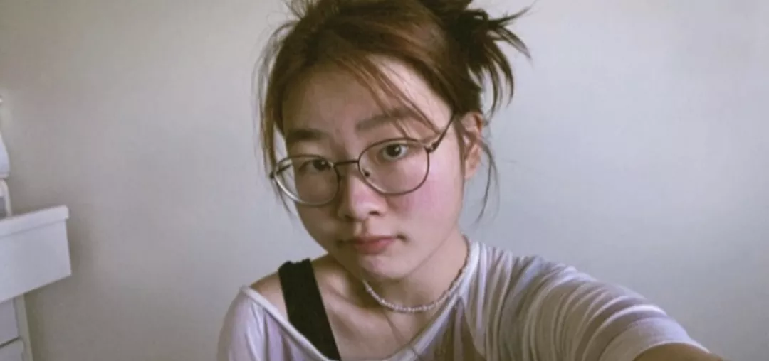 5'2 freshmen in college :)