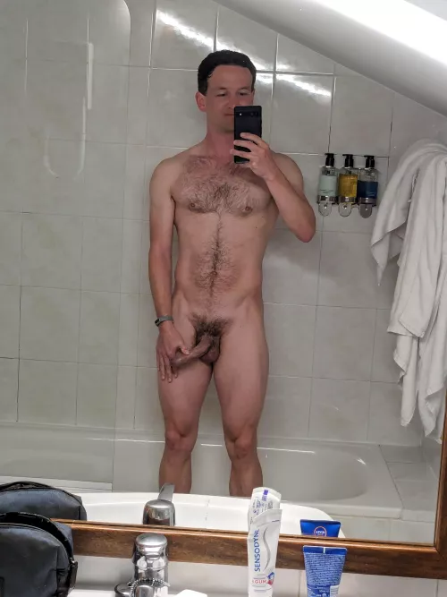 Another day, another nude for you all