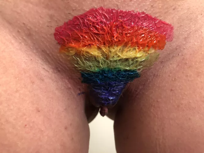 Calling all VOYEURS!  Come taste the rainbow and  find me on that spicy page!  First clue is in the comments! Xoxo
