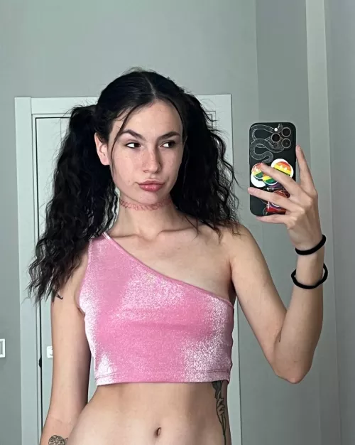 do you like my curly hair, you can pull it while fucking me. Not too hard tho!