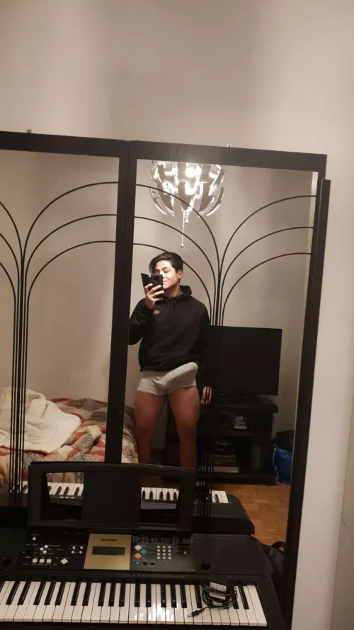 Do you stare at guys with sweatpants on?