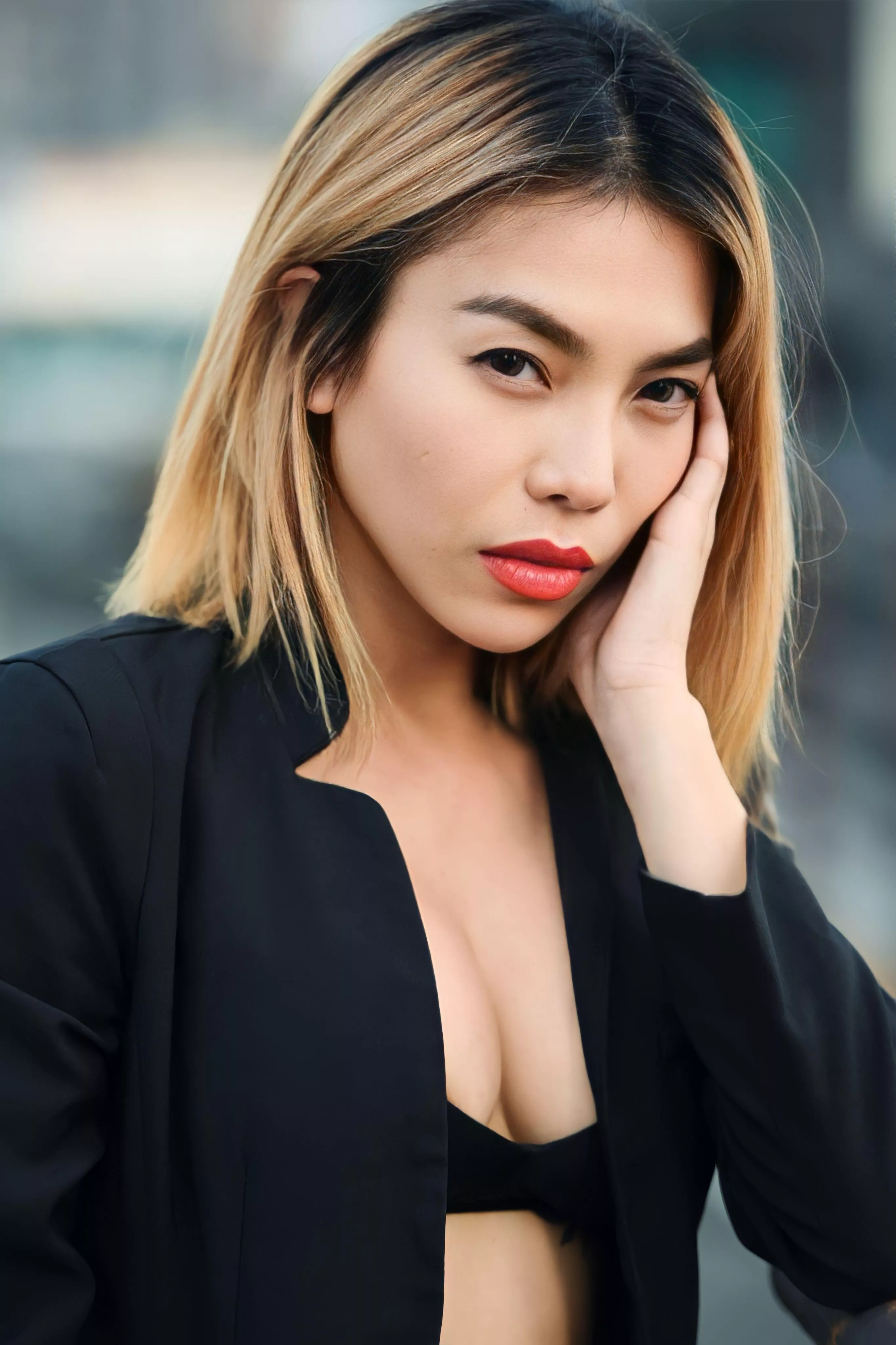 Do you want to fulfill your wildest fantasies with me? 🔥