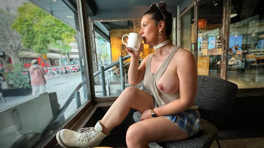 Enjoying my coffee and window watching ☕️