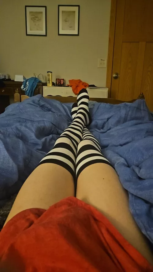 Felt kinda cute layin in bed 🥴 