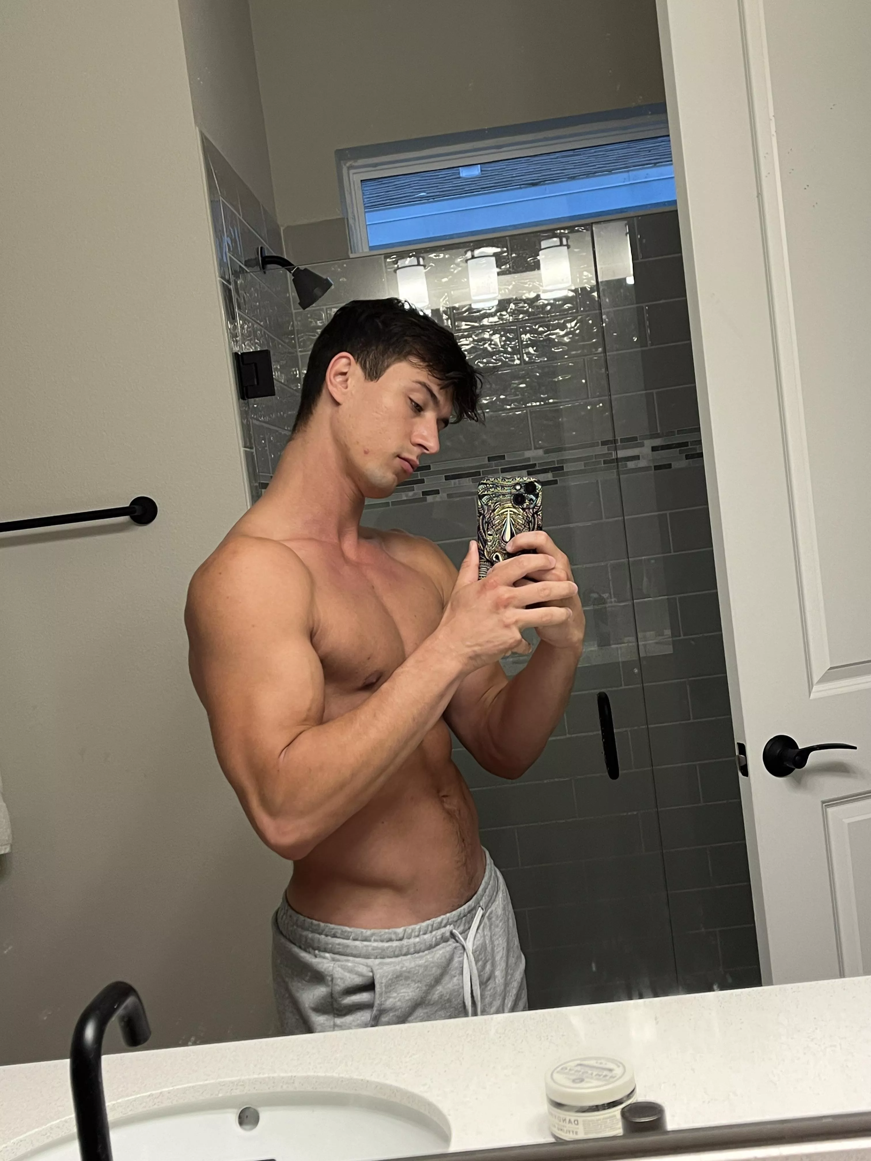 Forearms are definitely getting bigger 💪