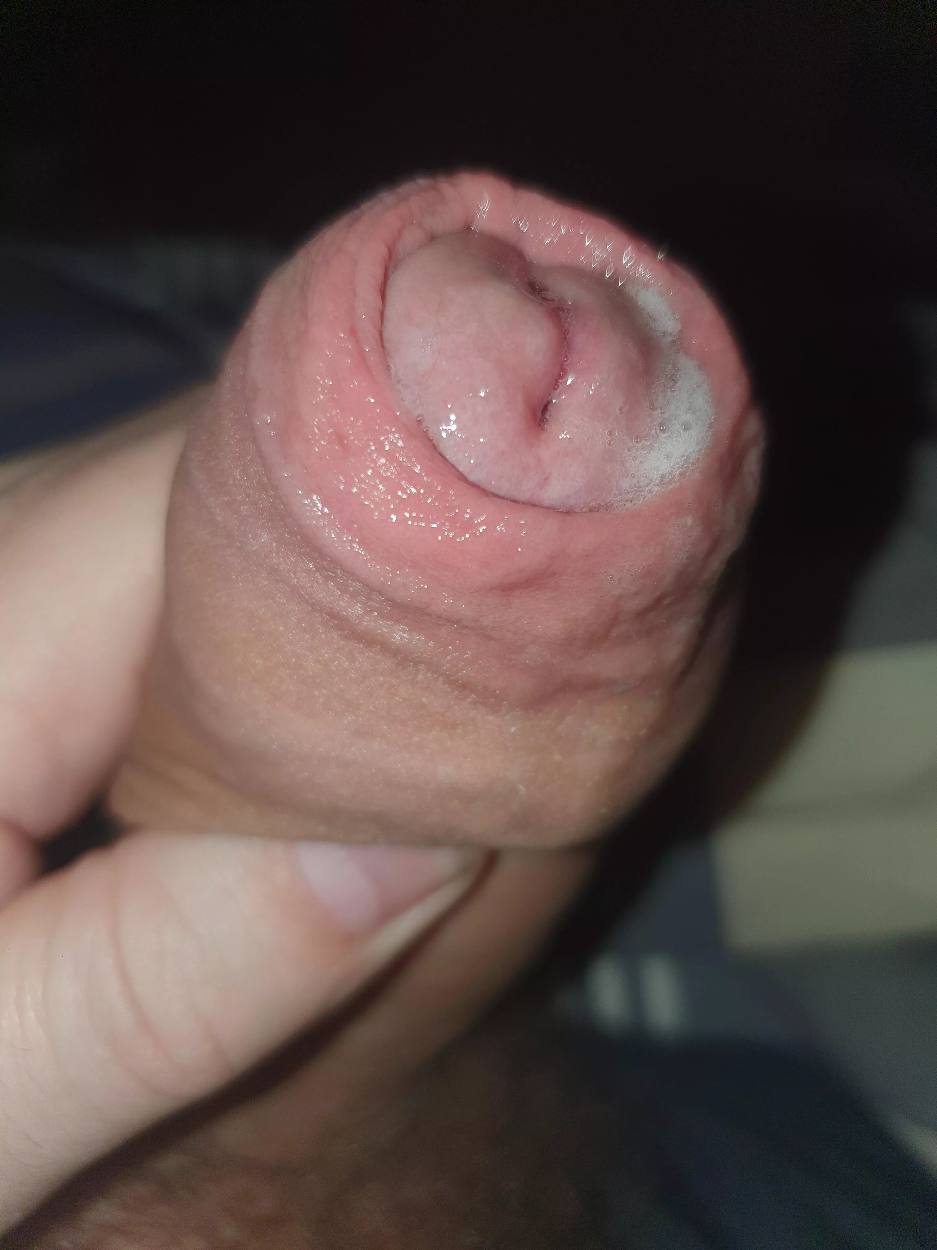 Getting wet and horny. 