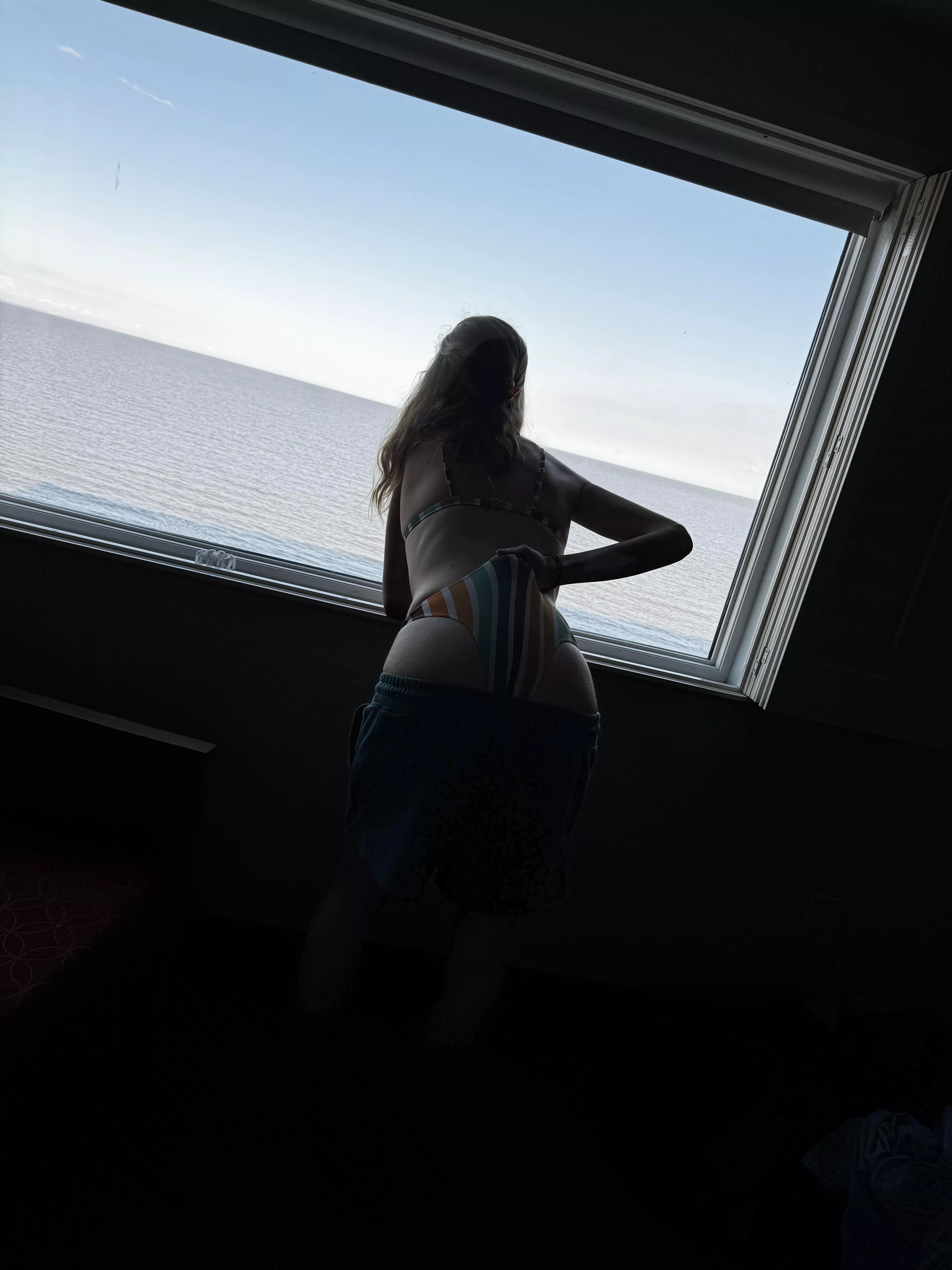 Got a view just watch her wedgie herself. Gonna be a rough night while she bounces