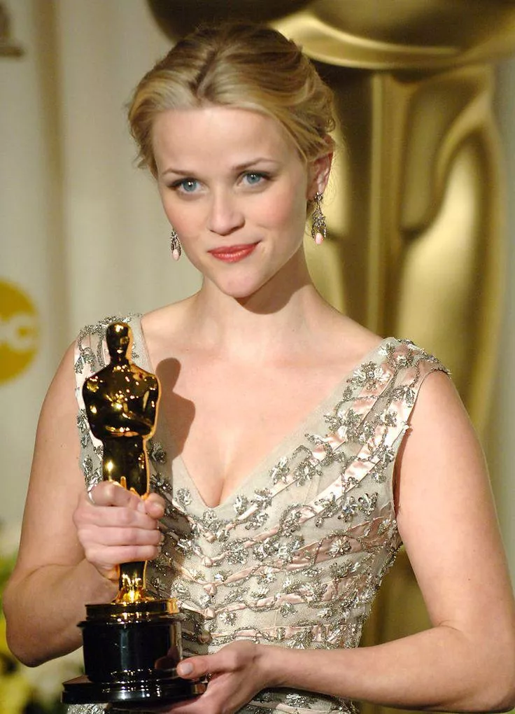 HAPPY BIRTHDAY REESE WITHERSPOON~! Pictured here at the 78th Academy Awards, she turns 48 today.