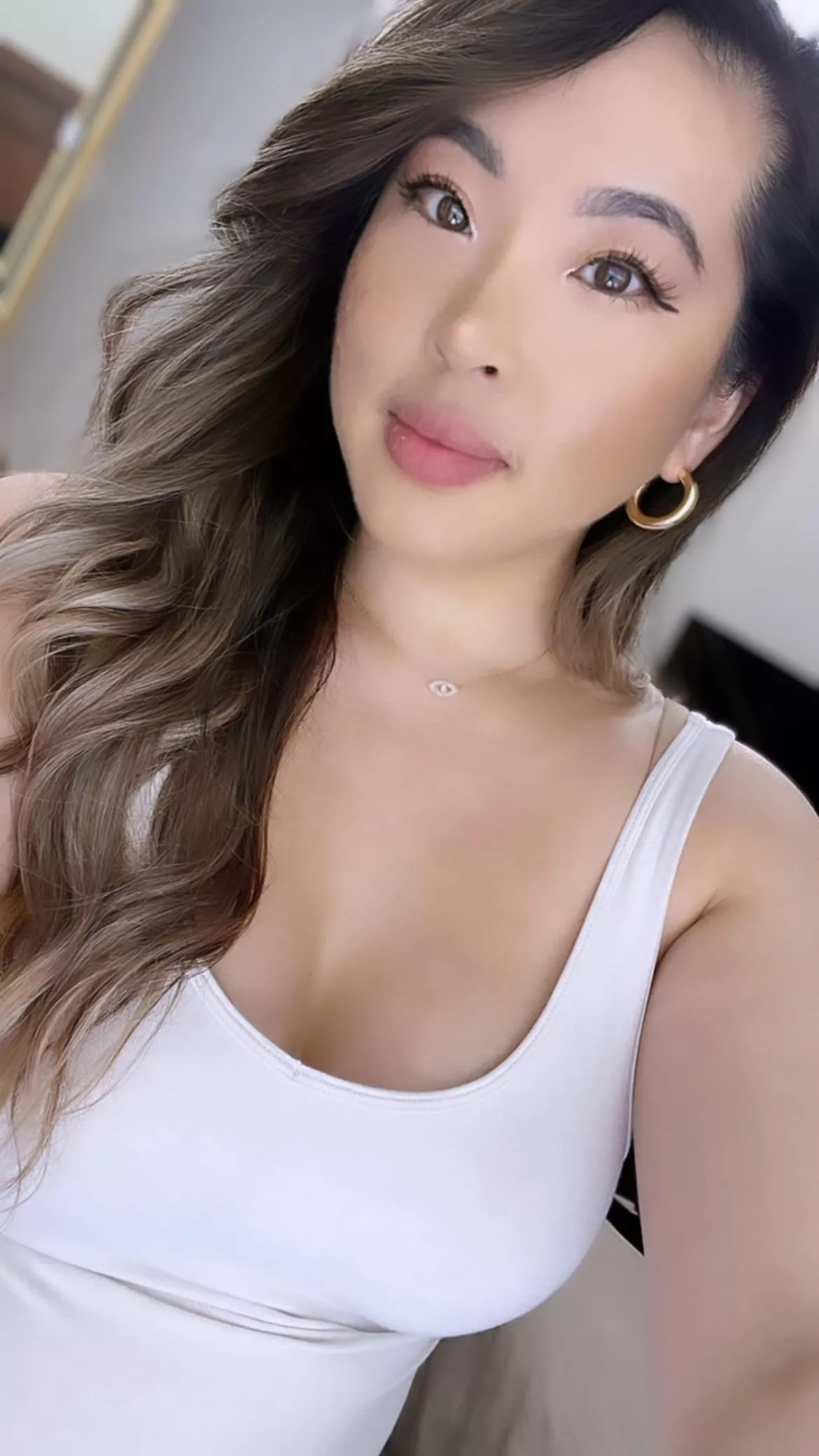 Happy Friday, babes (: