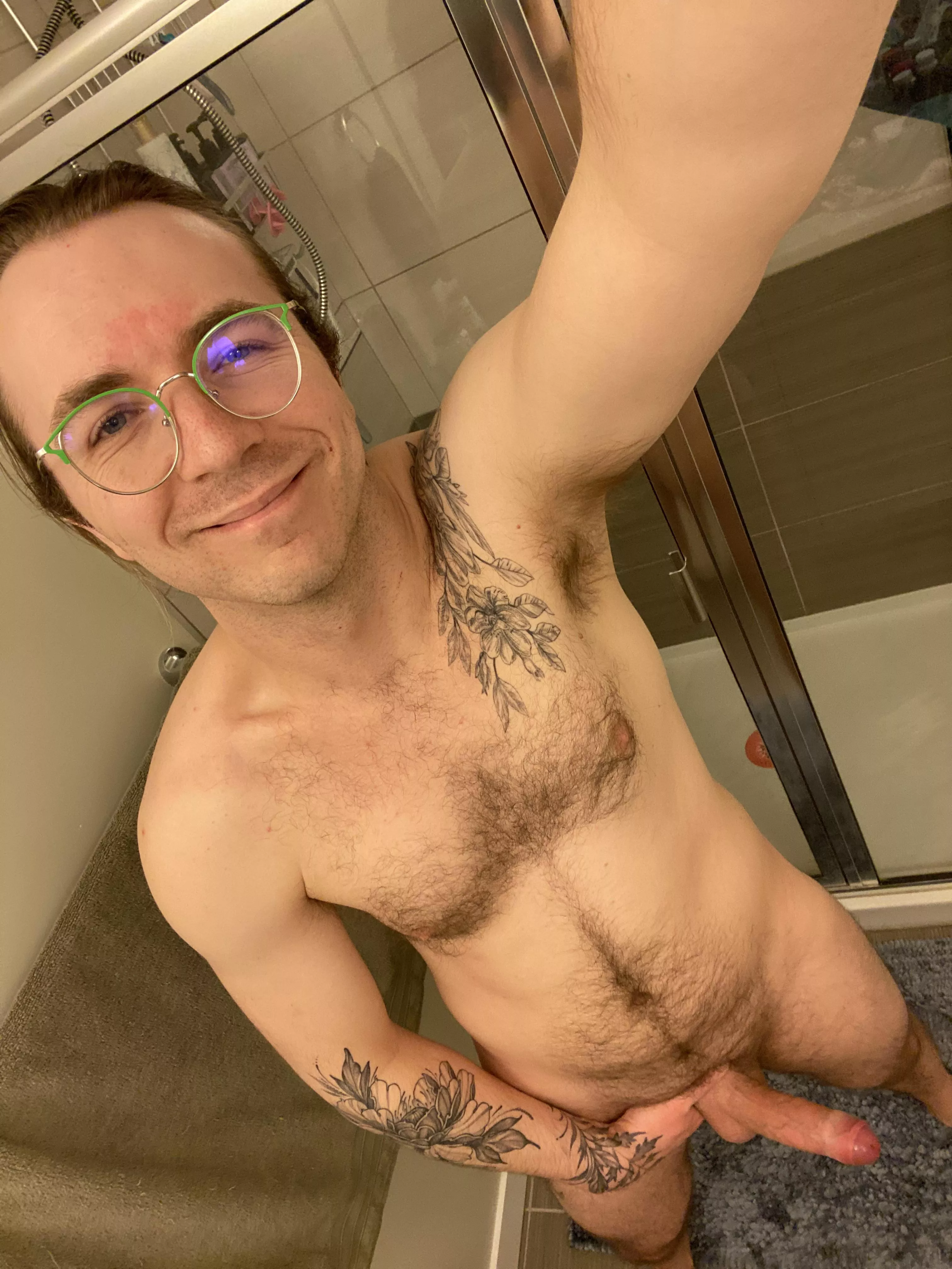 Happy Friday my bi friends ❤️