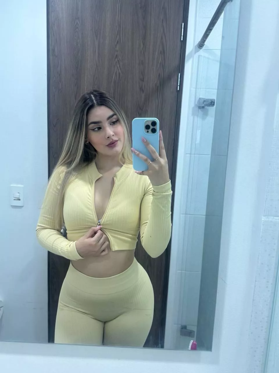 Hope I don't distract anyone in the gym tonight with this new fit but...