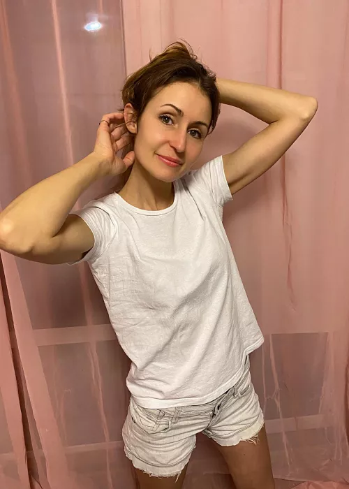 I can be your passionate dance partner (F31)