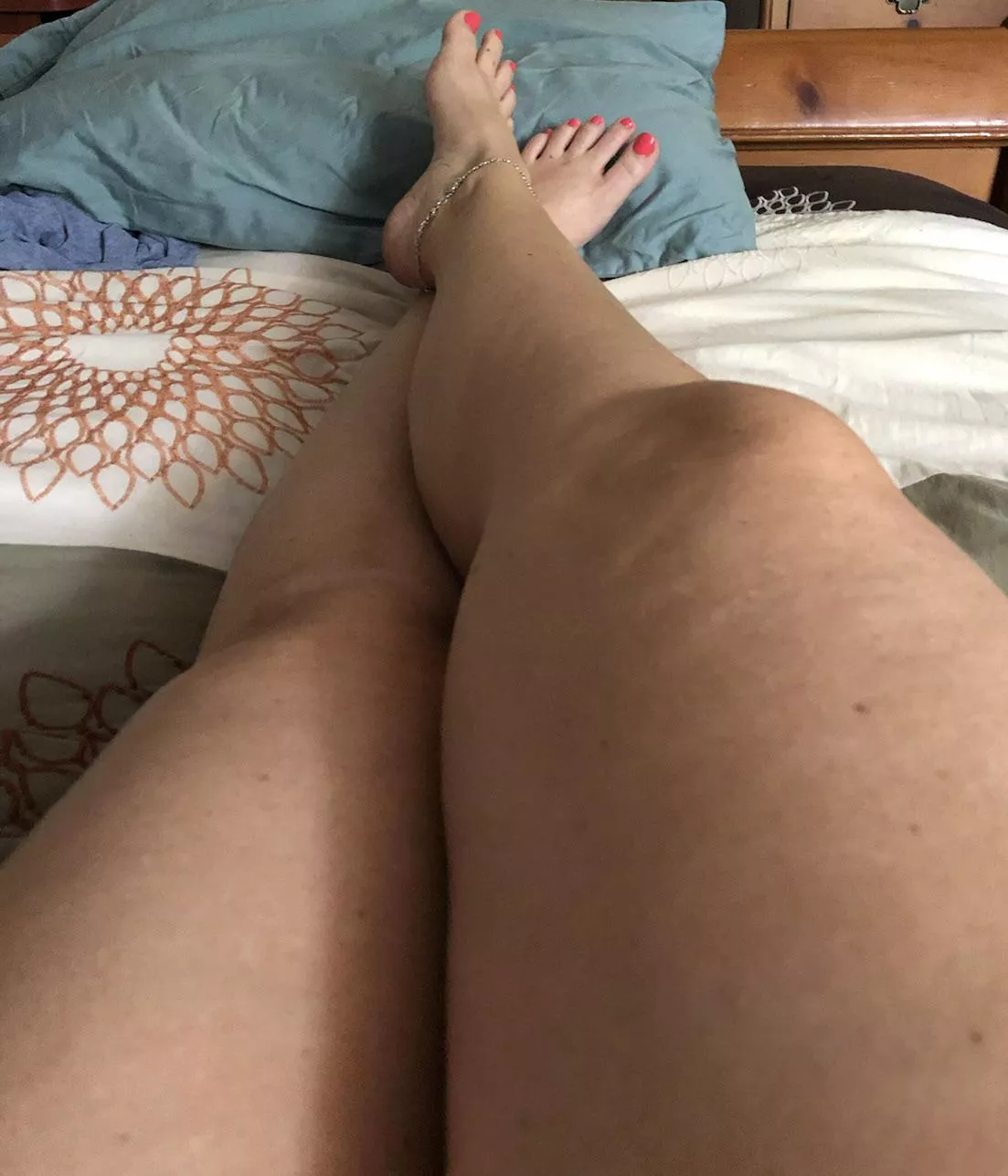 I just can’t seem to convince myself to roll out of bed this morning 😴