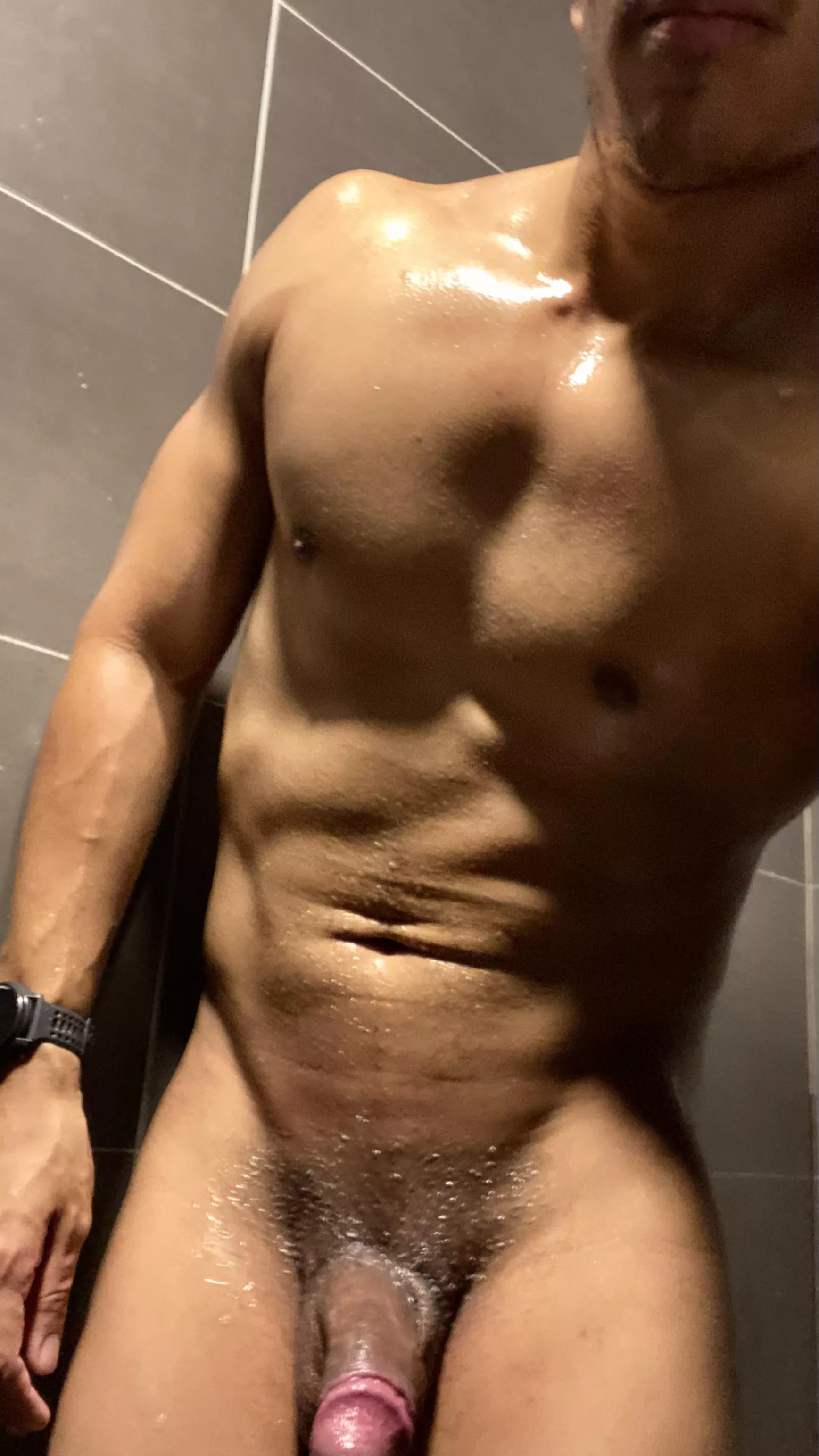 I need help in the gym shower 🧼 Would you help me?
