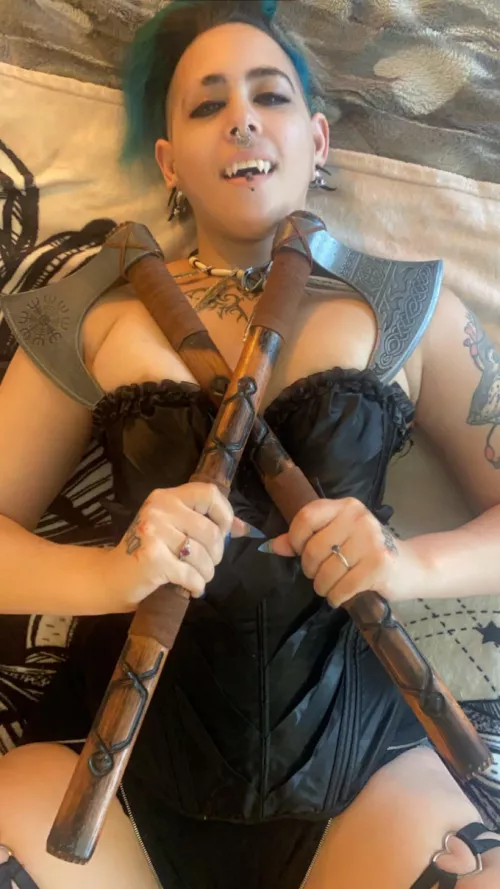 i prefer dual wielding personally