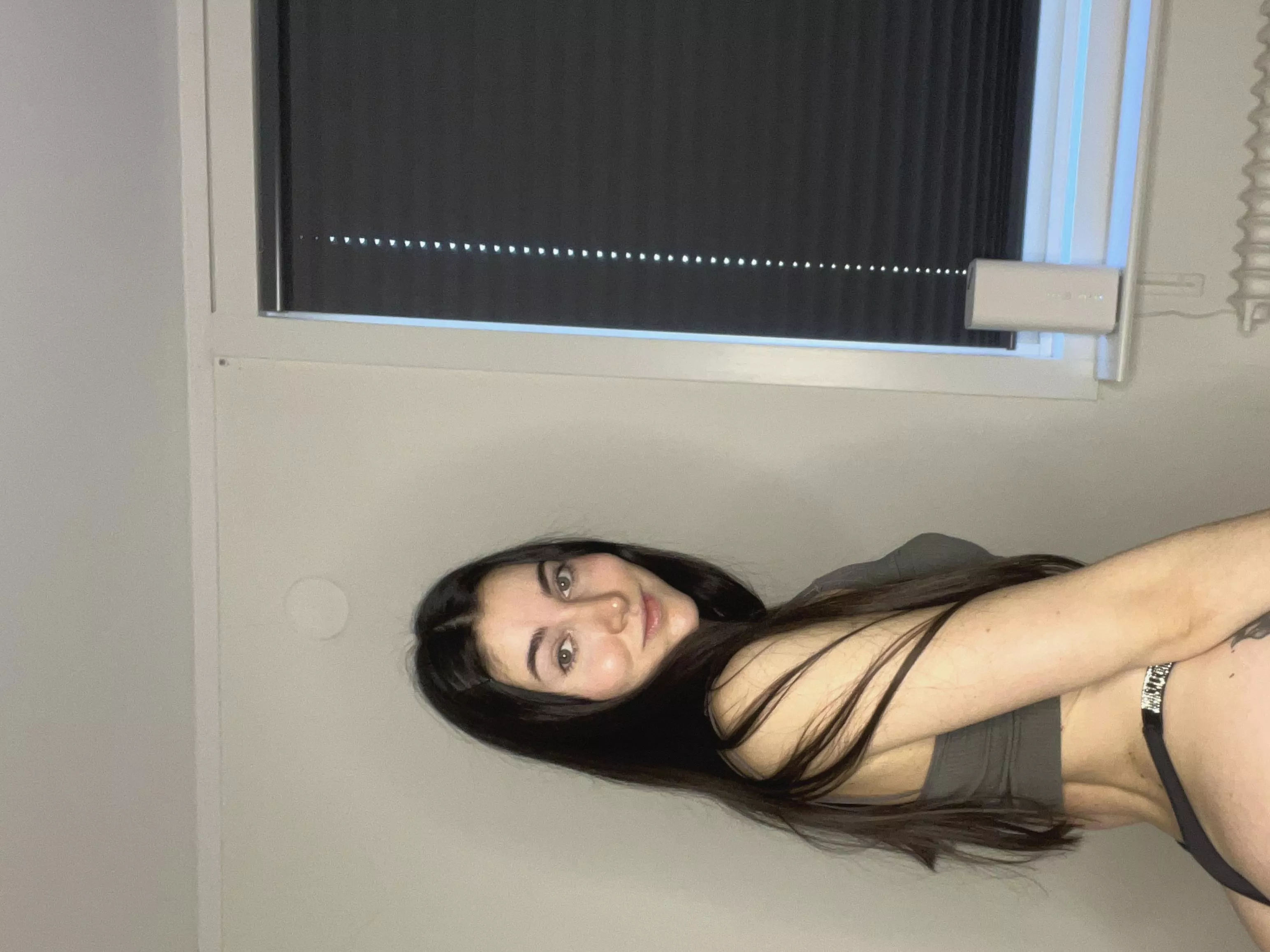  I prefer to greet you from work in this position 