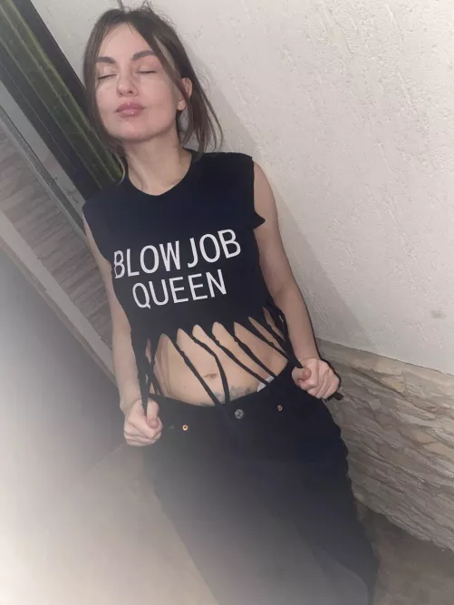 I’m suck like Queen! Soooo join my show tonight!!!